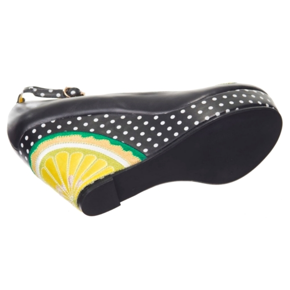 Banned Apparel Pin Up Lemon Wedge Shoes - Picture 2 of 6
